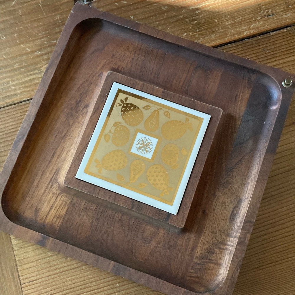 VTG Georges Briard MCM Wooden Cheese Board with Gold Fruit Tile Design